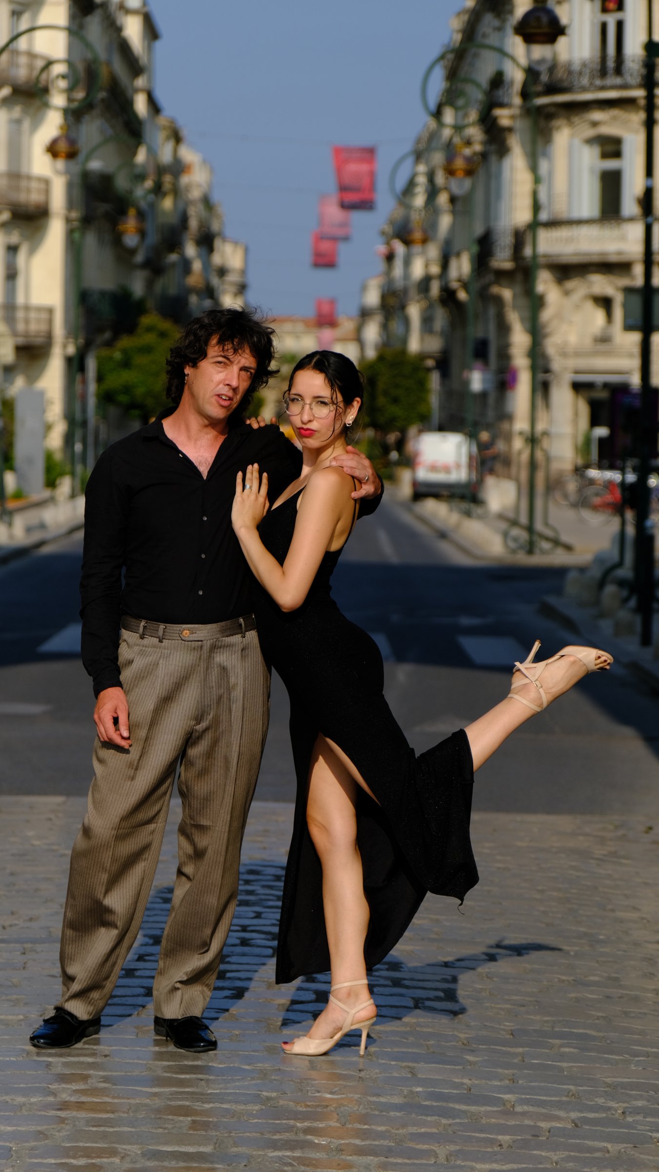 Milla & François dansent le tango dans une rue de Montpellier